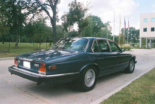 1986 Cobalt Blue XJ6 Canadian Spec Sovereign